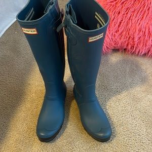 Dark blue Hunter rain boots